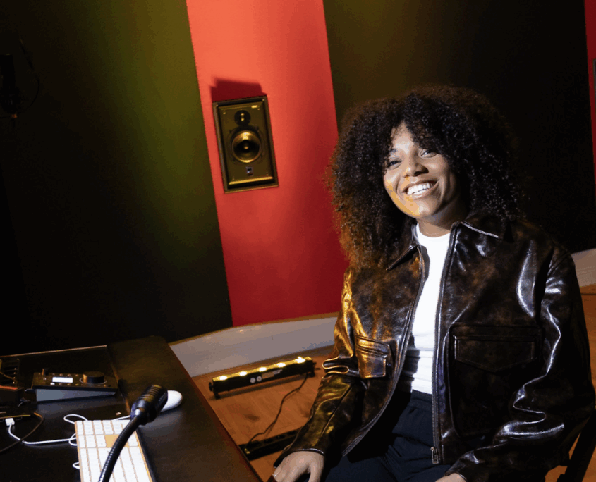 Talore Female Producer and DJ. Afrobeats and African Rhythms. Follow my Journey. Presskit foto Ta'lore Taloremusic